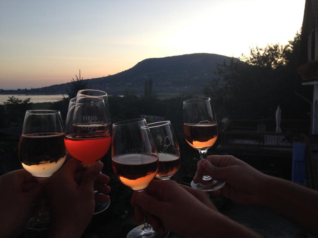 Sipos Borhaz Es Vendeghaz Hotel Badacsonyors Luaran gambar