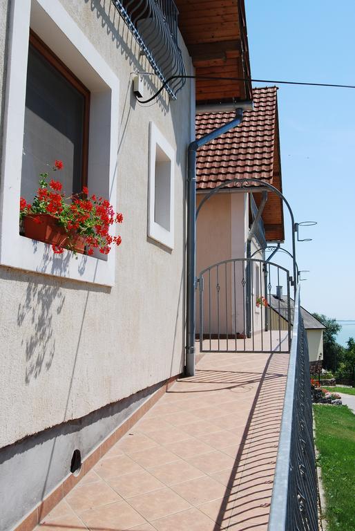 Sipos Borhaz Es Vendeghaz Hotel Badacsonyors Luaran gambar