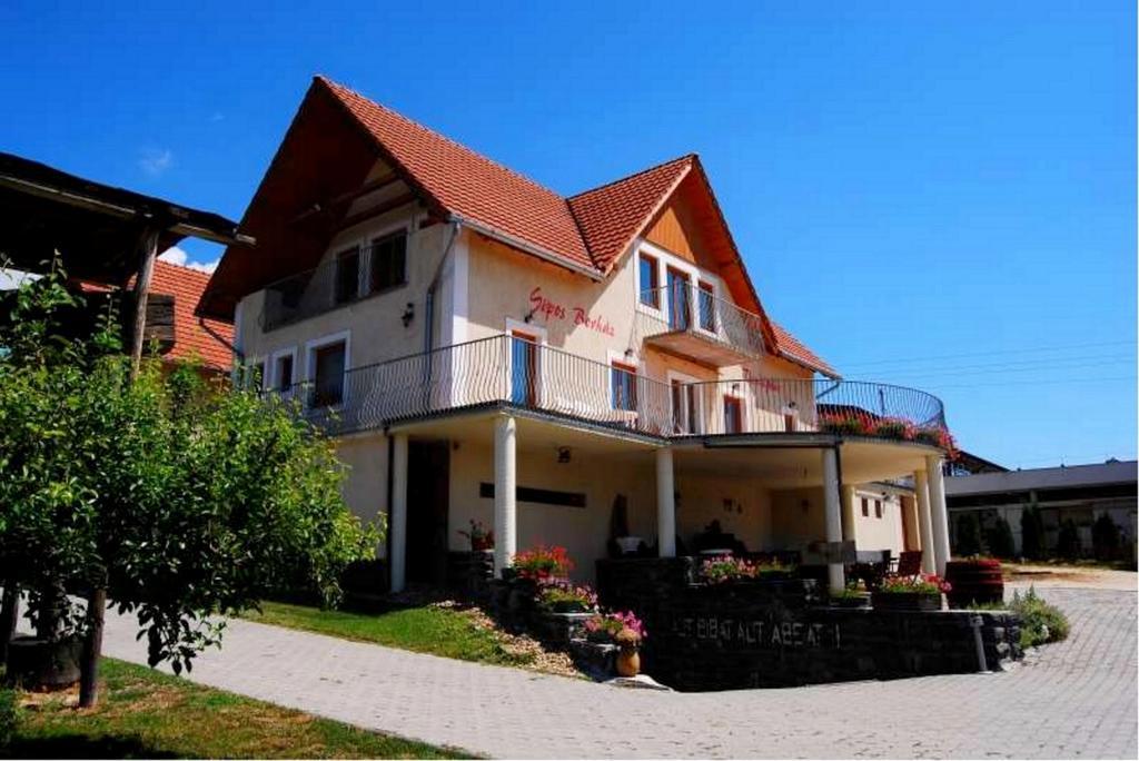Sipos Borhaz Es Vendeghaz Hotel Badacsonyors Luaran gambar